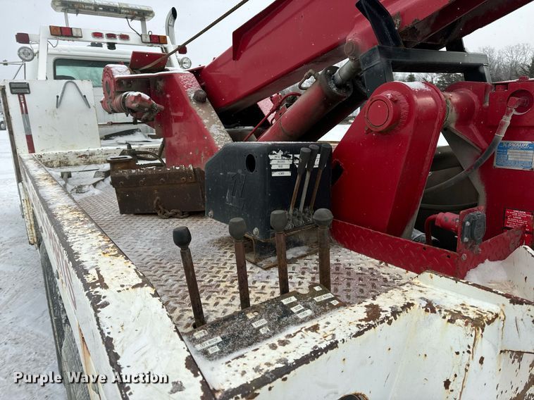 image for item EN5119 1993 International 8200  tow truck