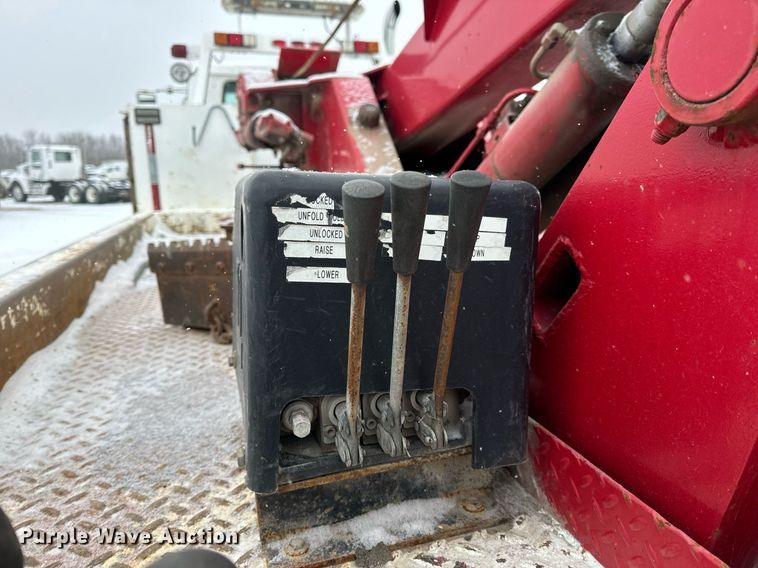 image for item EN5119 1993 International 8200  tow truck