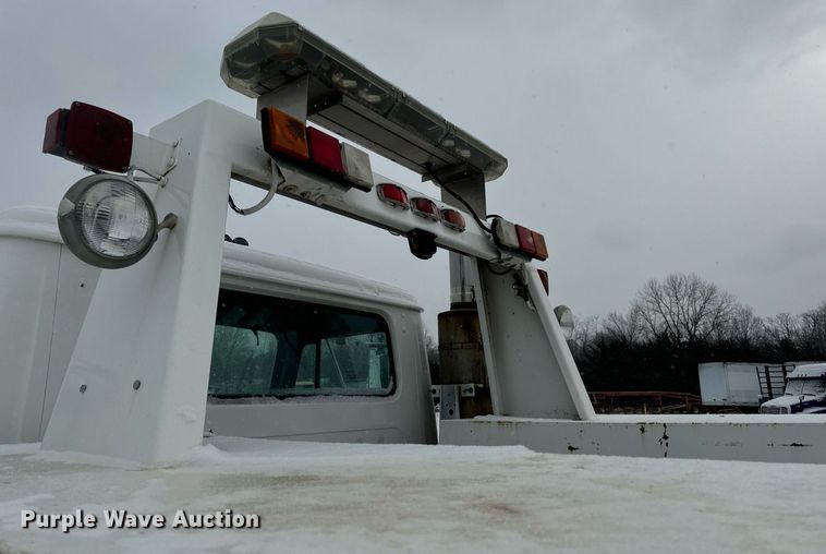 image for item EN5119 1993 International 8200  tow truck