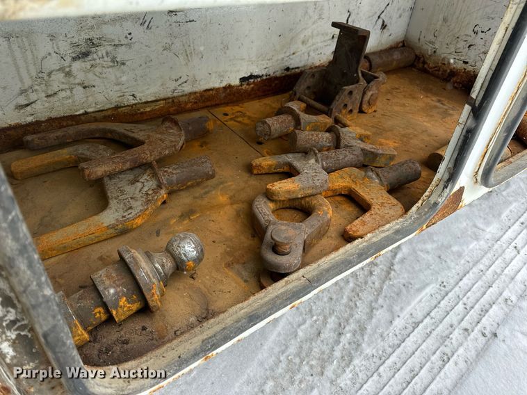 image for item EN5119 1993 International 8200  tow truck