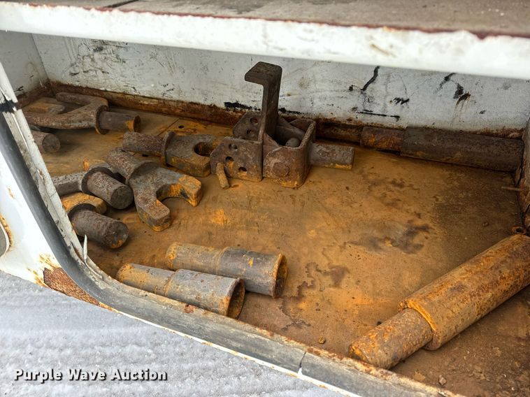 image for item EN5119 1993 International 8200  tow truck