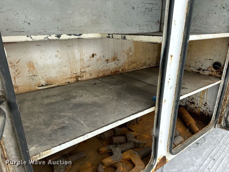 image for item EN5119 1993 International 8200  tow truck