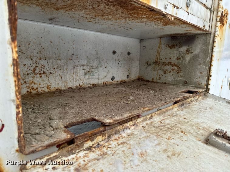 image for item EN5119 1993 International 8200  tow truck