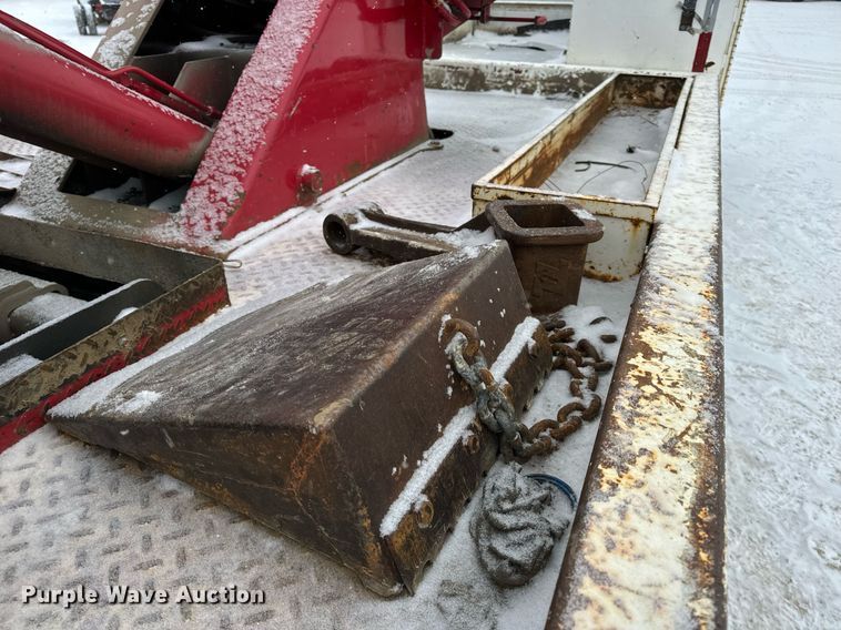 image for item EN5119 1993 International 8200  tow truck