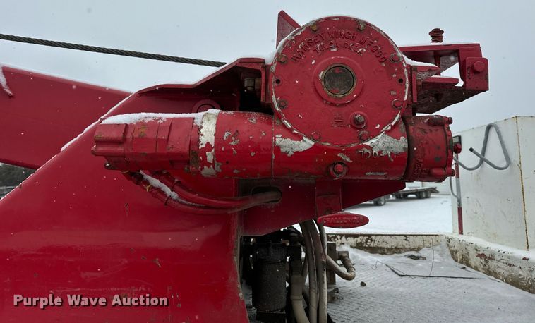 image for item EN5119 1993 International 8200  tow truck