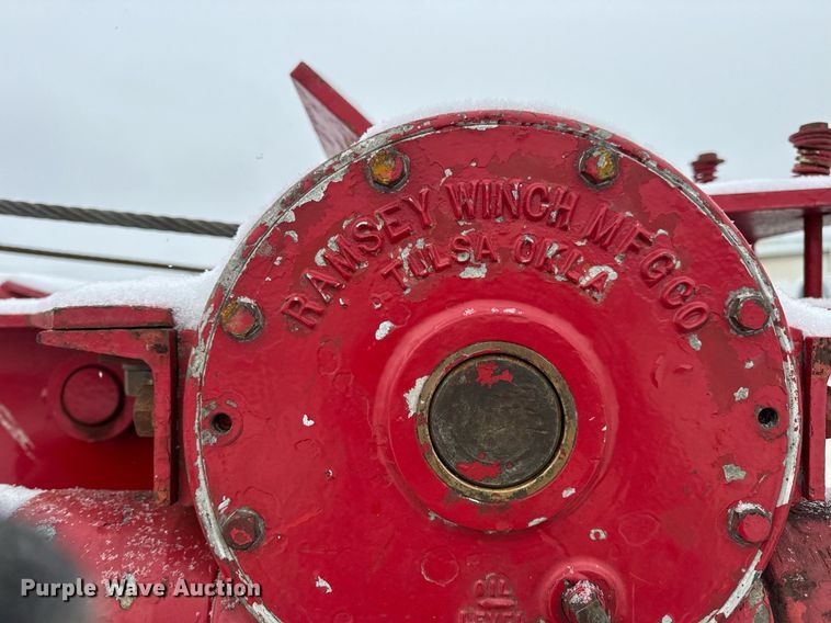 image for item EN5119 1993 International 8200  tow truck