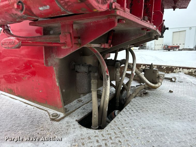 image for item EN5119 1993 International 8200  tow truck