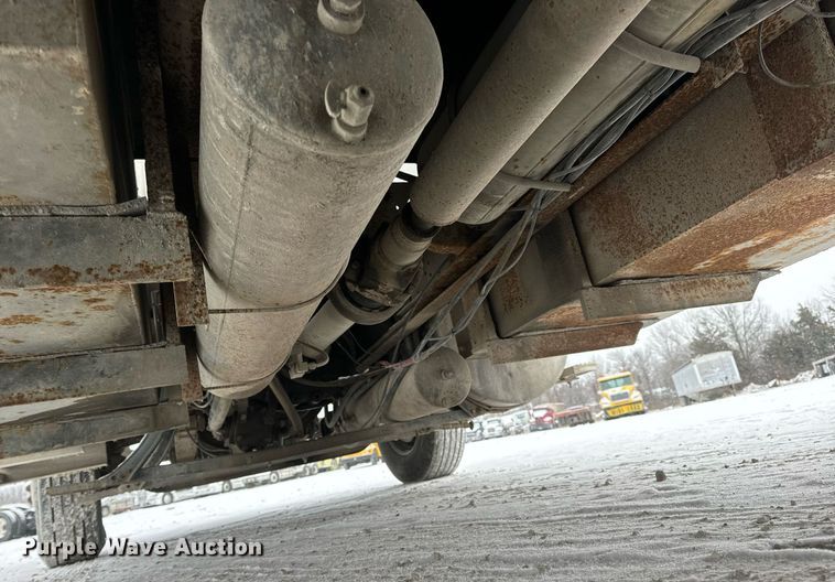 image for item EN5119 1993 International 8200  tow truck