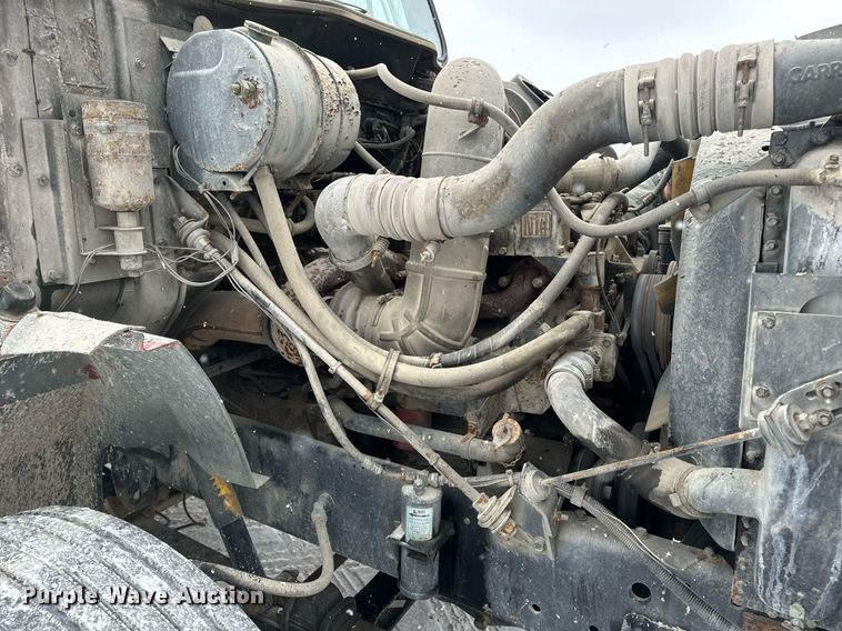 image for item EN5119 1993 International 8200  tow truck