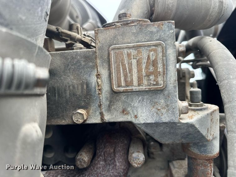 image for item EN5119 1993 International 8200  tow truck