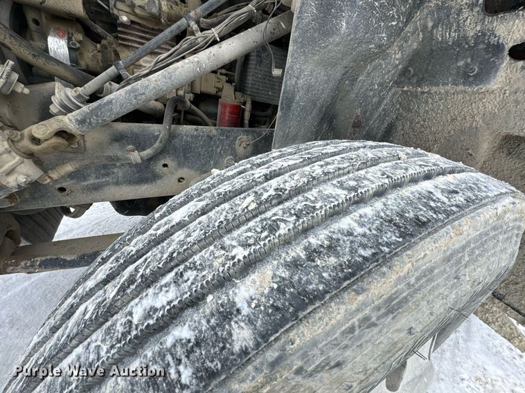 image for item EN5119 1993 International 8200  tow truck