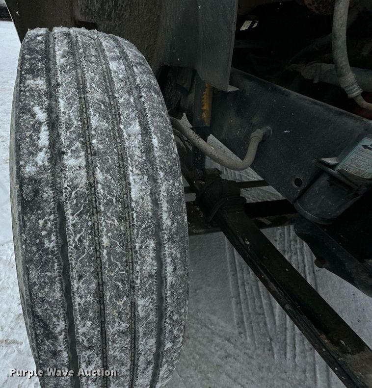 image for item EN5119 1993 International 8200  tow truck