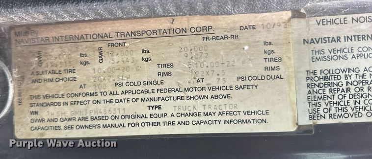 image for item EN5119 1993 International 8200  tow truck