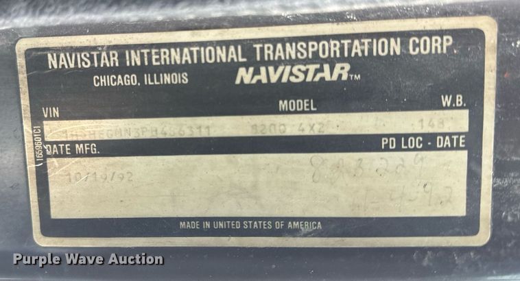 image for item EN5119 1993 International 8200  tow truck