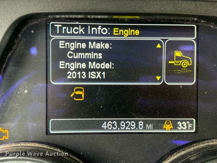 image for item EN5120 2015 Peterbilt 579 semi truck