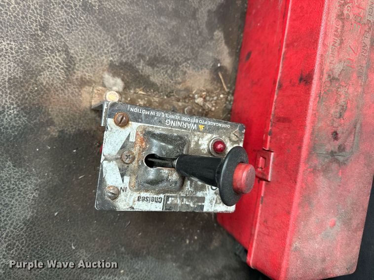 image for item EN5120 2015 Peterbilt 579 semi truck