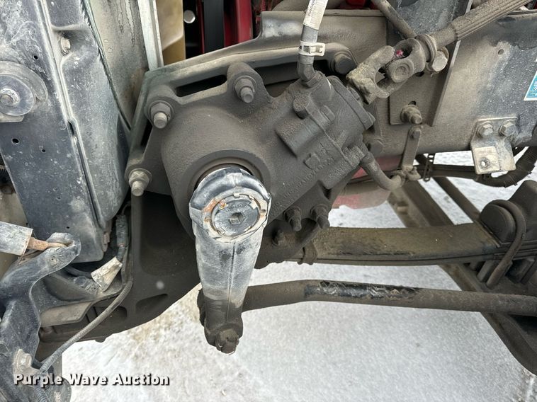 image for item EN5120 2015 Peterbilt 579 semi truck