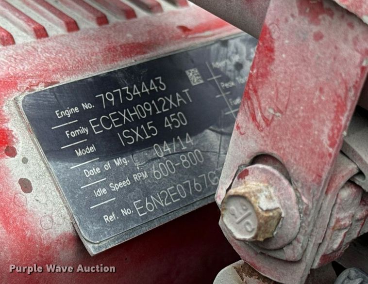 image for item EN5120 2015 Peterbilt 579 semi truck