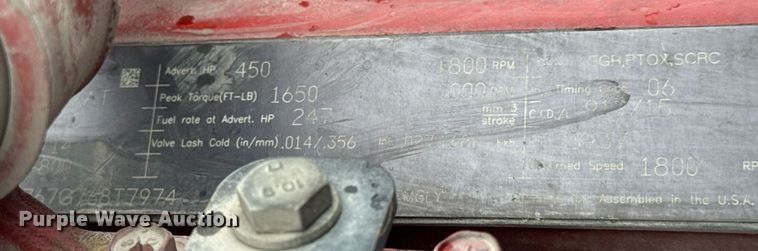 image for item EN5120 2015 Peterbilt 579 semi truck