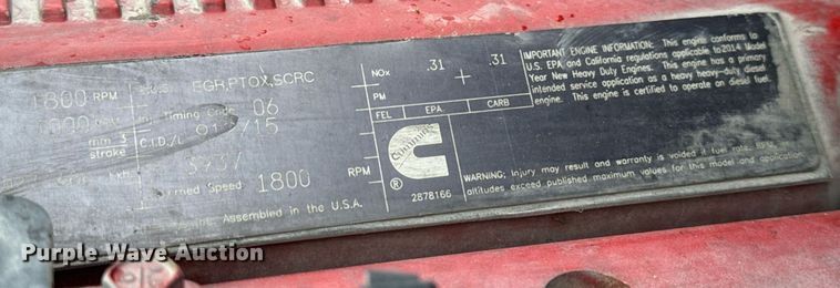 image for item EN5120 2015 Peterbilt 579 semi truck