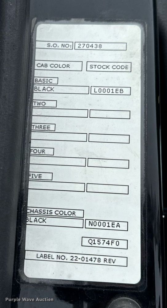 image for item EN5120 2015 Peterbilt 579 semi truck