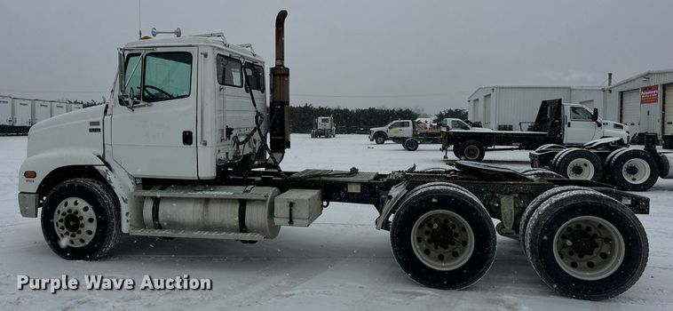 image for item EN5121 1998 Freightliner FL112 semi truck