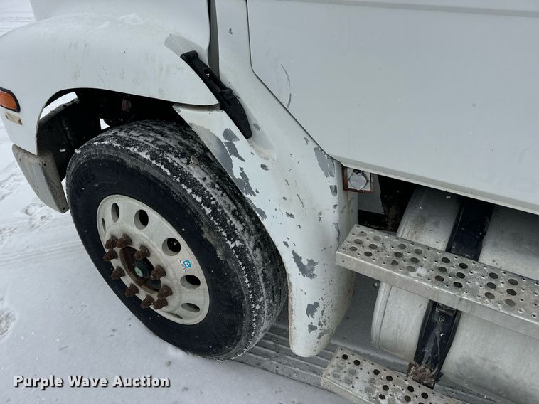 image for item EN5121 1998 Freightliner FL112 semi truck