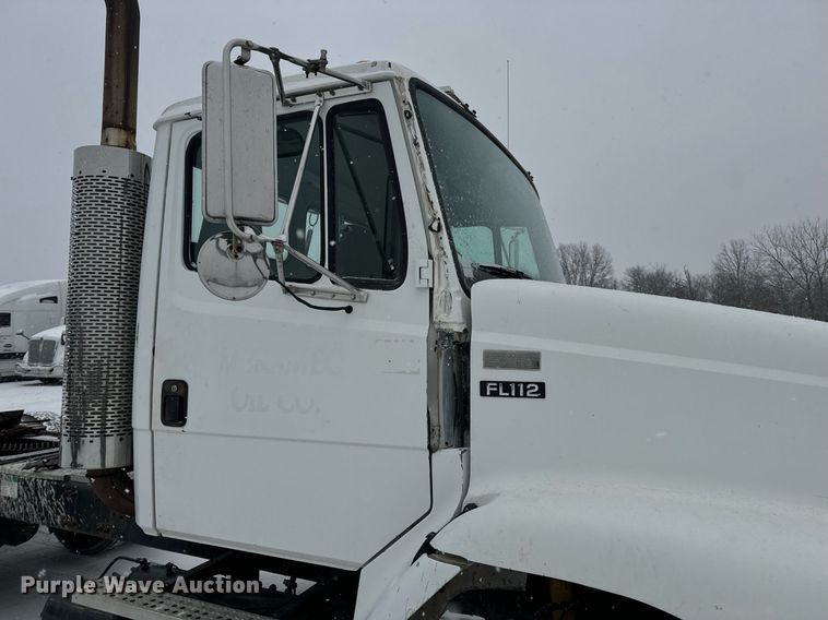 image for item EN5121 1998 Freightliner FL112 semi truck