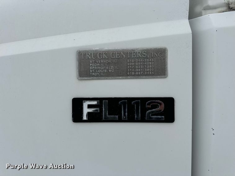 image for item EN5121 1998 Freightliner FL112 semi truck