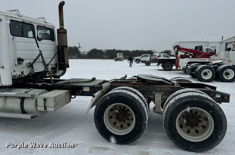 image for item EN5121 1998 Freightliner FL112 semi truck