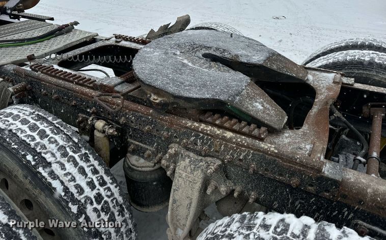 image for item EN5121 1998 Freightliner FL112 semi truck