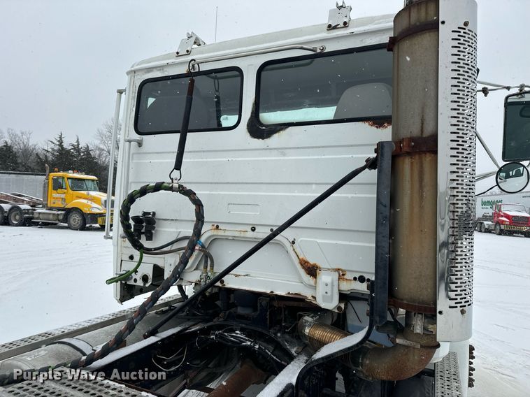 image for item EN5121 1998 Freightliner FL112 semi truck