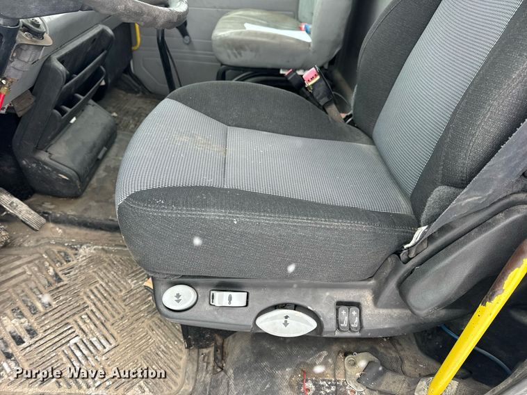 image for item EN5121 1998 Freightliner FL112 semi truck