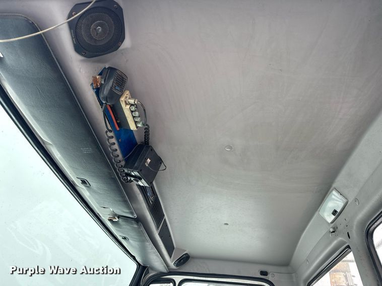 image for item EN5121 1998 Freightliner FL112 semi truck