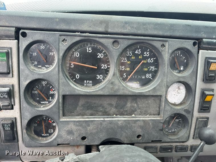 image for item EN5121 1998 Freightliner FL112 semi truck