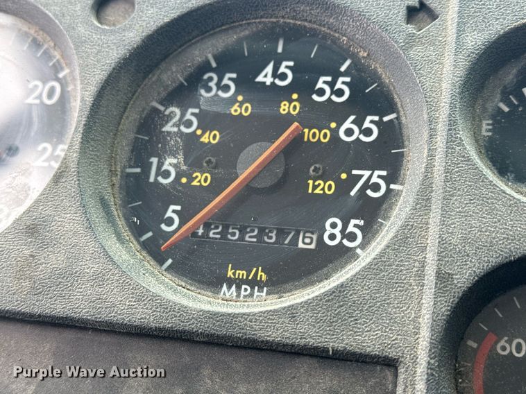 image for item EN5121 1998 Freightliner FL112 semi truck