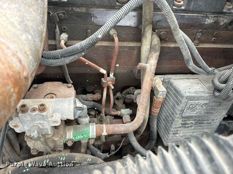 image for item EN5121 1998 Freightliner FL112 semi truck