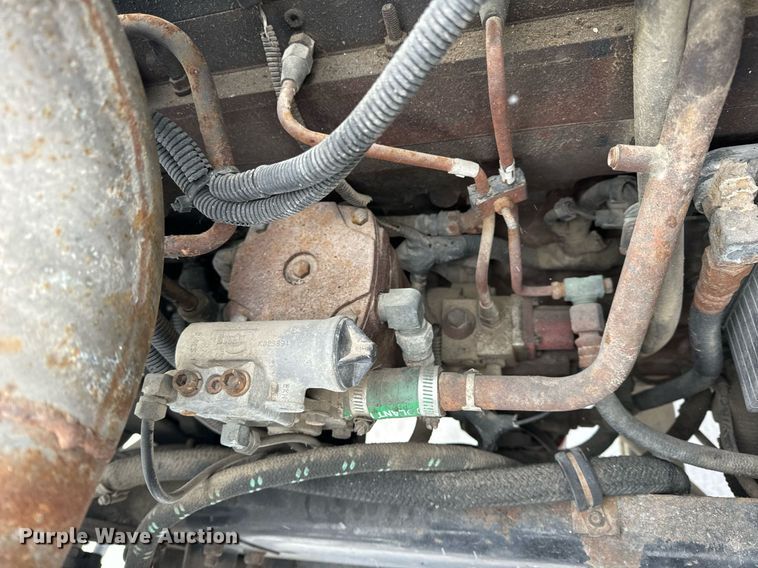 image for item EN5121 1998 Freightliner FL112 semi truck