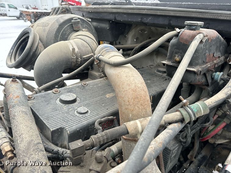 image for item EN5121 1998 Freightliner FL112 semi truck