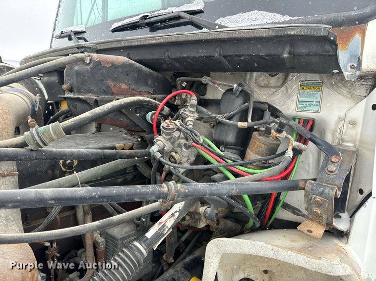 image for item EN5121 1998 Freightliner FL112 semi truck