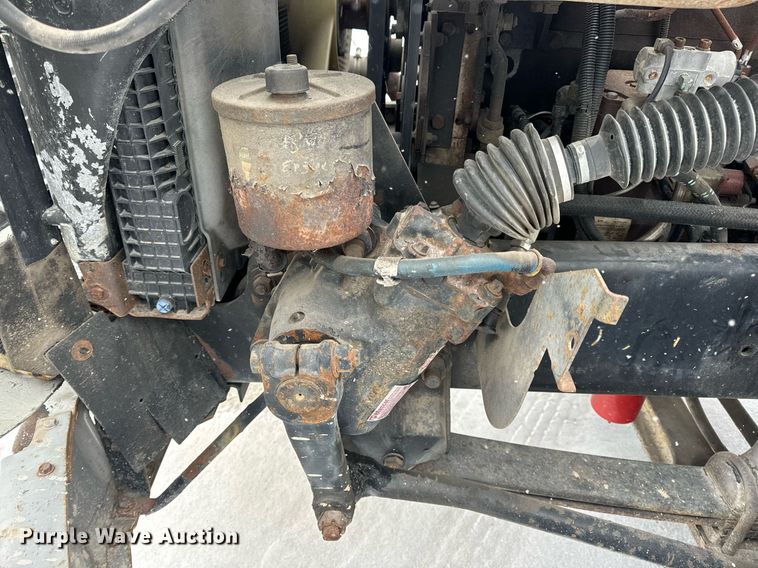 image for item EN5121 1998 Freightliner FL112 semi truck