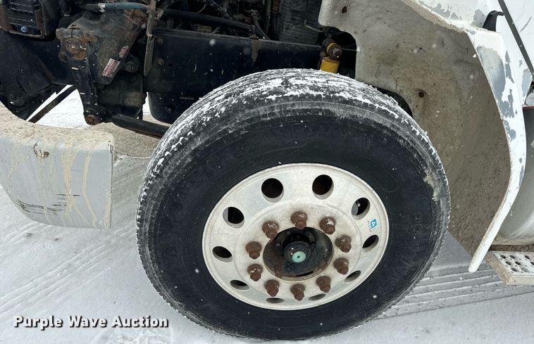 image for item EN5121 1998 Freightliner FL112 semi truck