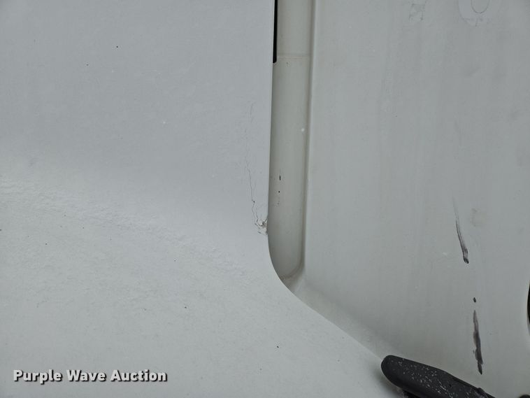 image for item EN5122 2006 Freightliner Columbia truck cab and chassis