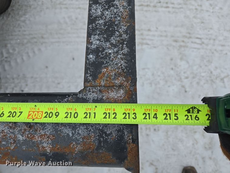 image for item EN5122 2006 Freightliner Columbia truck cab and chassis