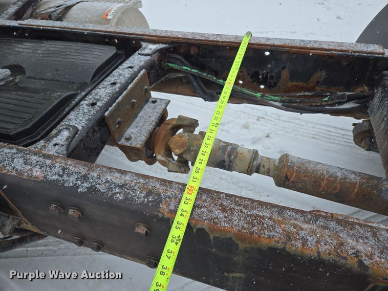 image for item EN5122 2006 Freightliner Columbia truck cab and chassis