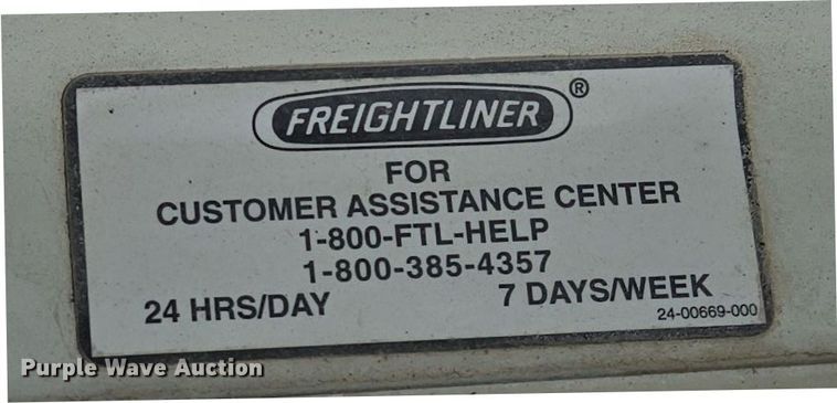 image for item EN5122 2006 Freightliner Columbia truck cab and chassis