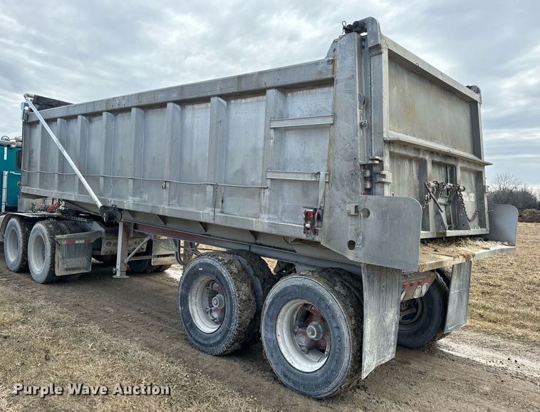 image for item EN5137 1968 Heil 4SF-SW end dump trailer