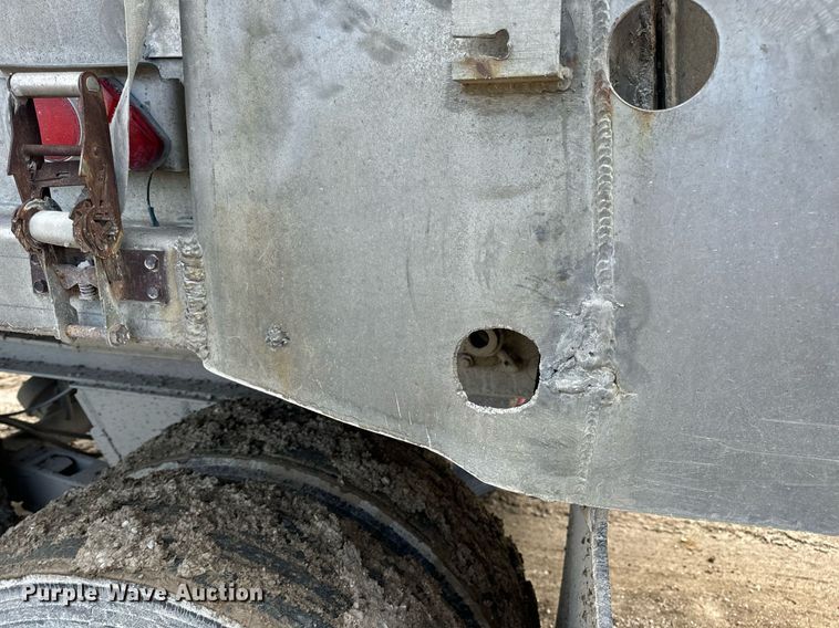 image for item EN5137 1968 Heil 4SF-SW end dump trailer