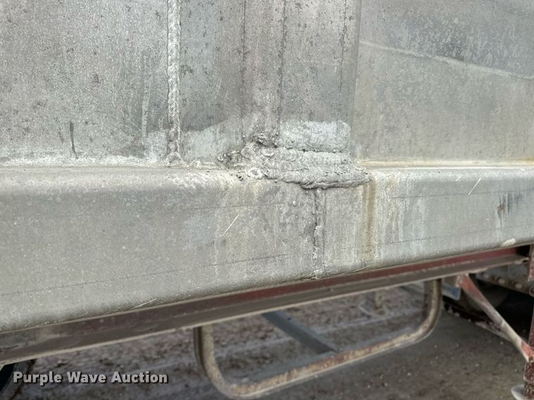 image for item EN5137 1968 Heil 4SF-SW end dump trailer