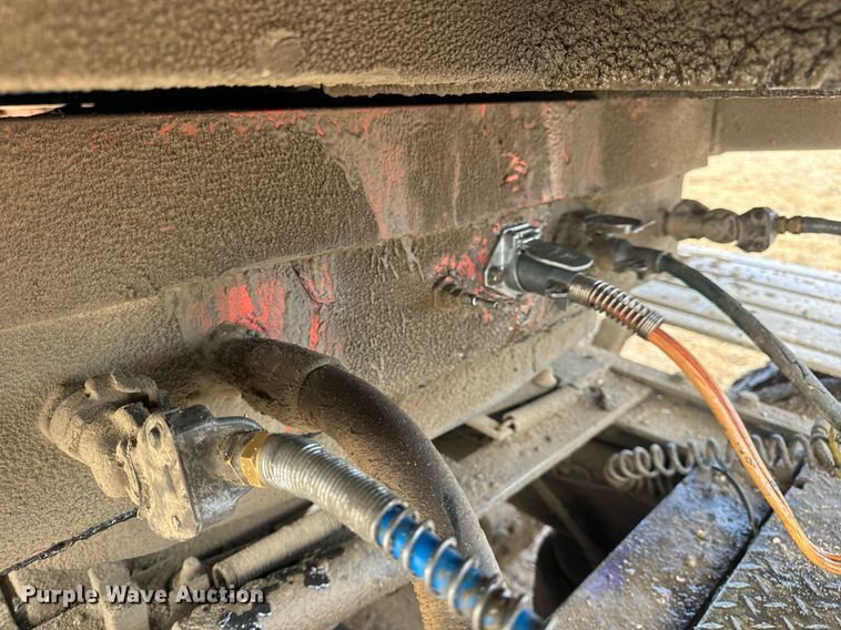 image for item EN5137 1968 Heil 4SF-SW end dump trailer